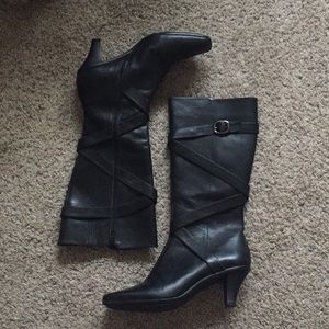 Leather healed black boots